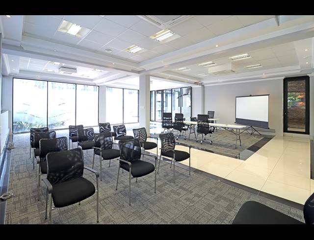 540M² OFFICE TO LET IN PARKMORE